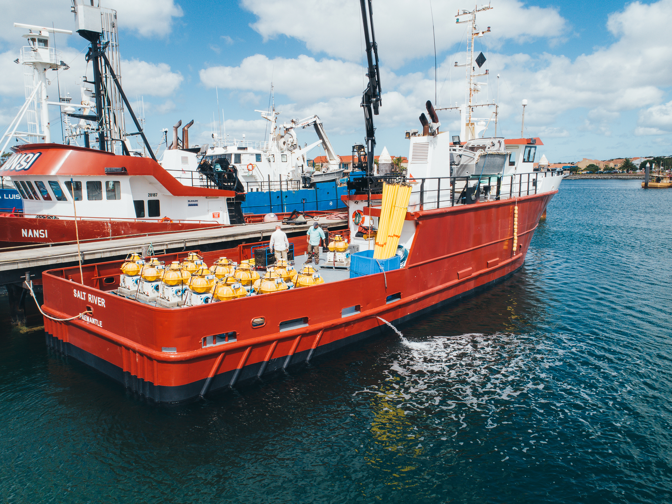 Imaging seafloor for mineral exploration
